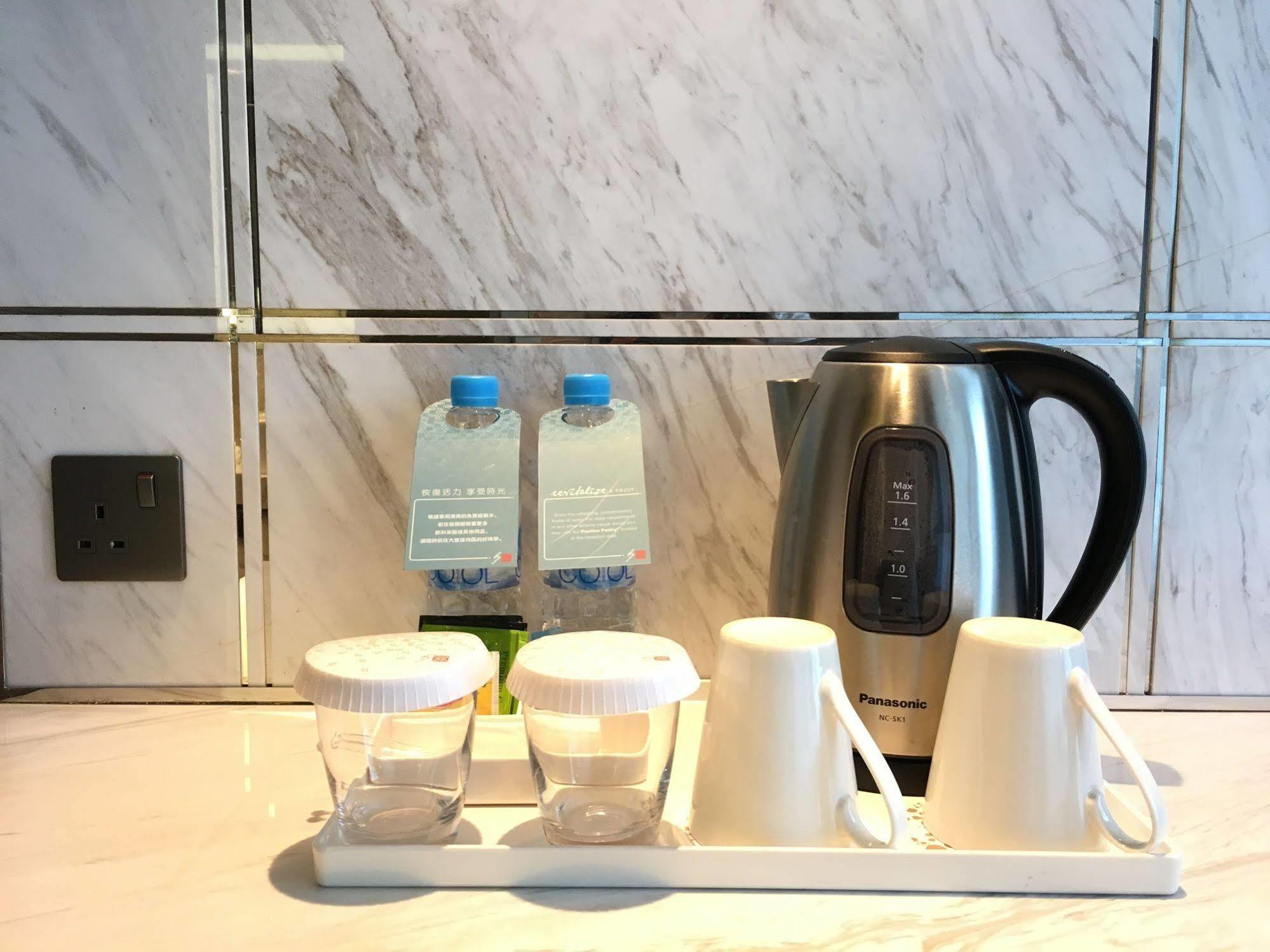 Hilton Garden Inn Hong Kong Mongkok Buitenkant foto